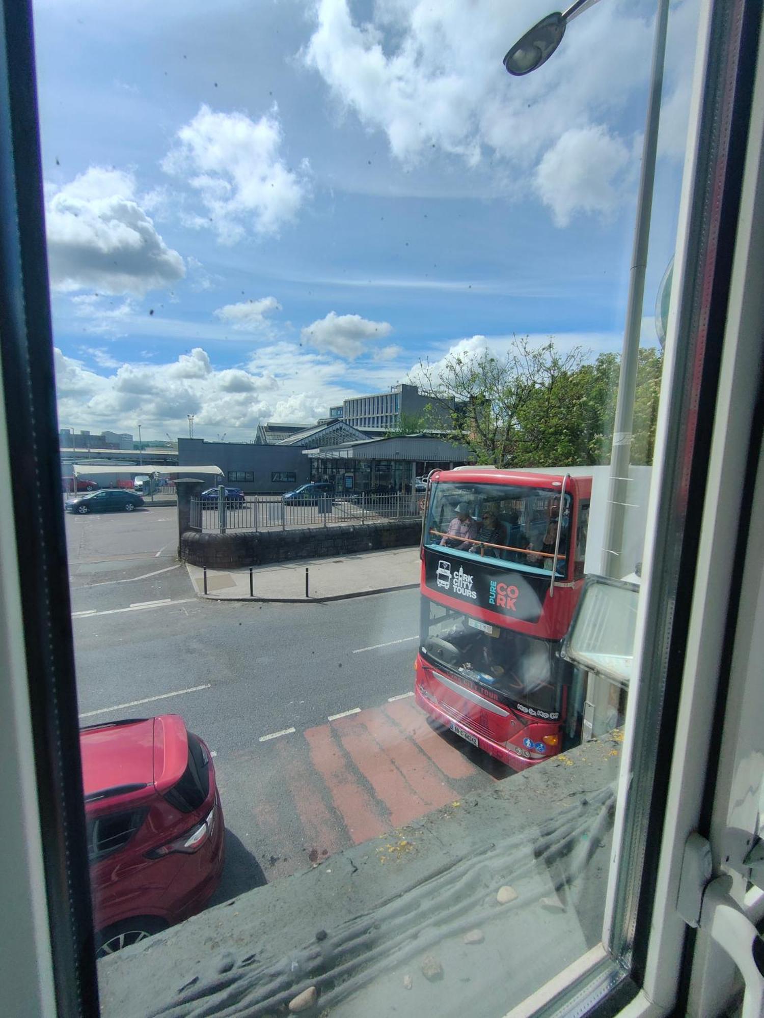 Station View Tavern Cork Exteriör bild